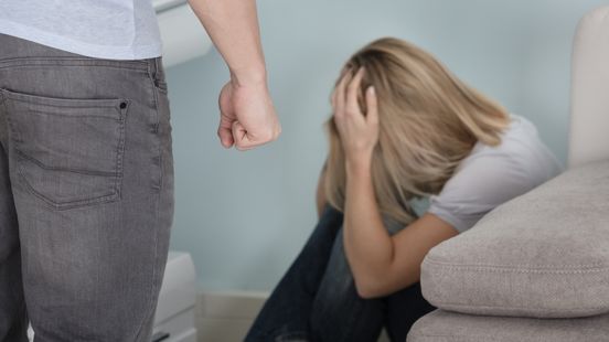 Man vlucht met zoontje na waarschuwingsschoten: vrouw spreekt van ‘intieme terreur’