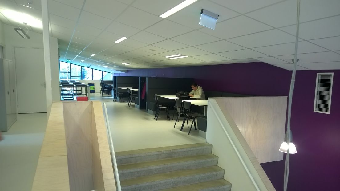 De school heeft drie suites gekregen waar studenten kunnen overleggen (Rechten: RTV Drenthe/Frits Emmelkamp)