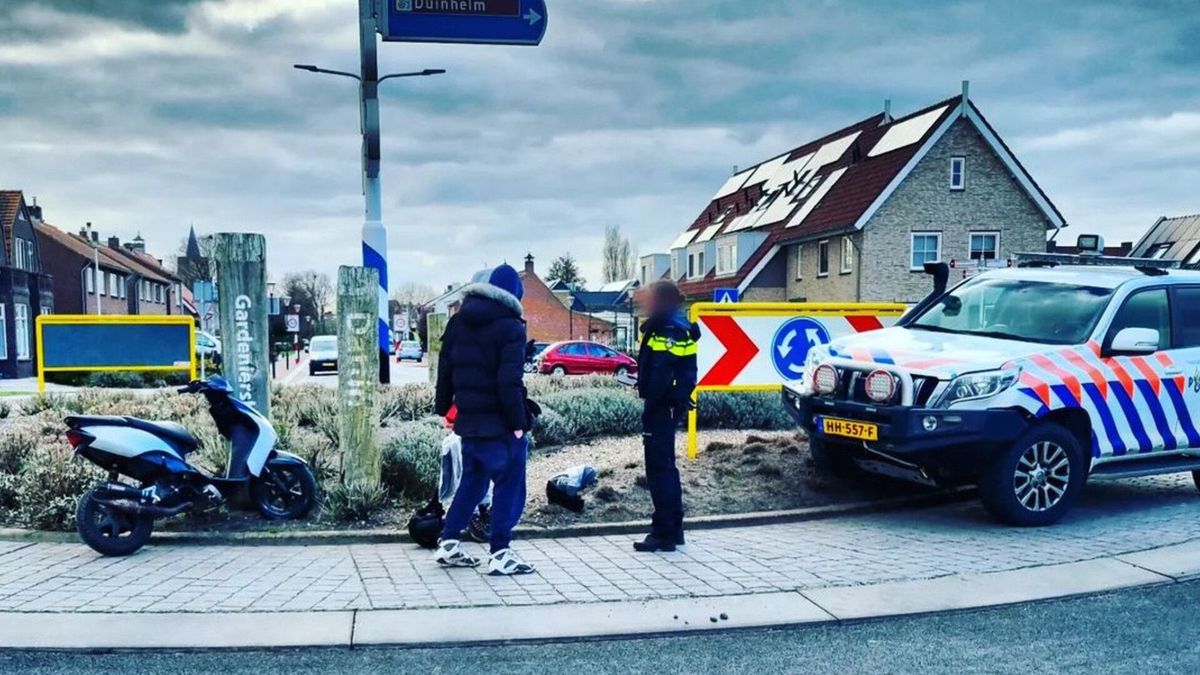Scooterrijder klemgereden na achtervolging in Oostkapelle