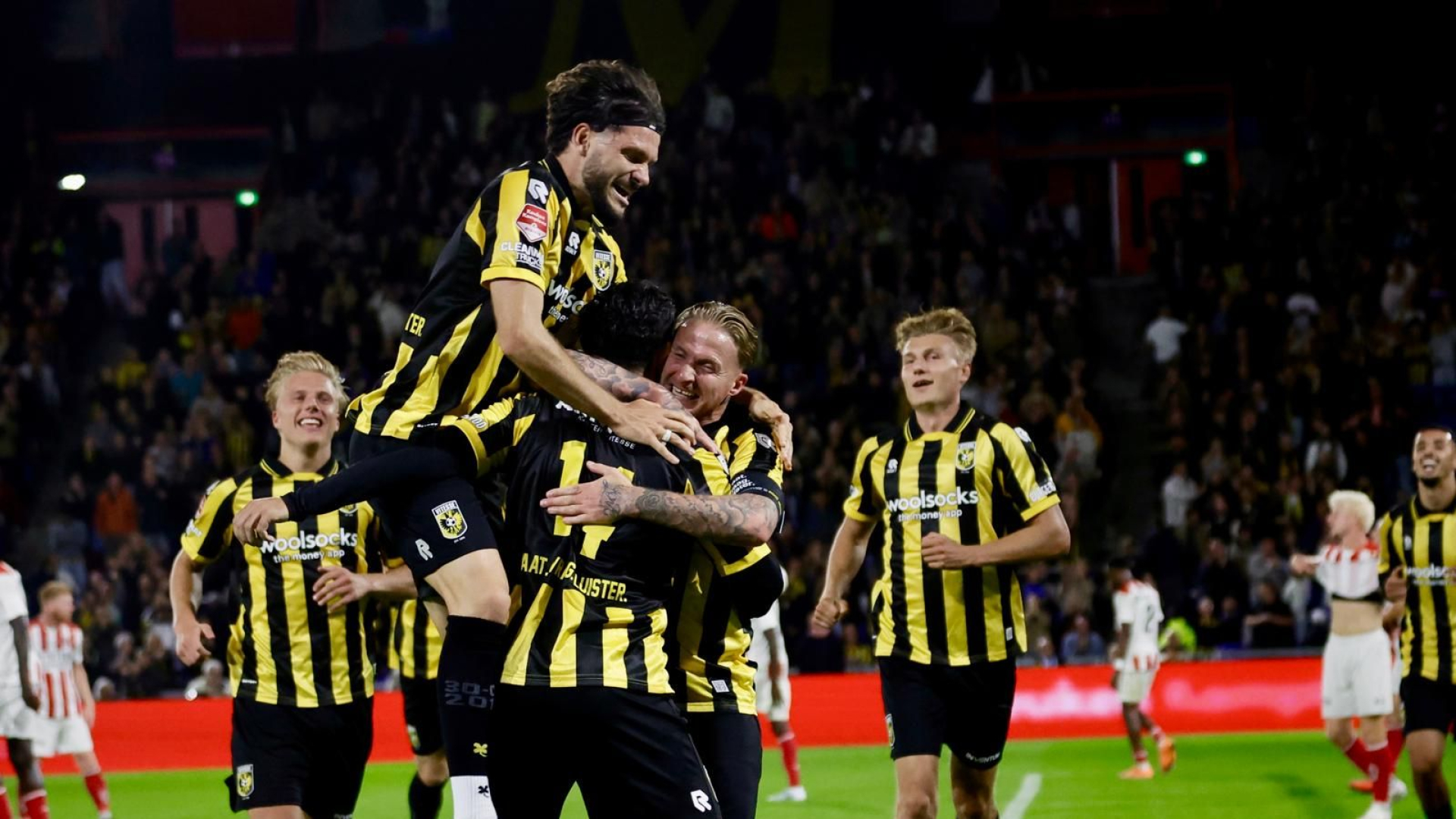 Vitesse wint verdiend van TOP Oss en staat in de subtop