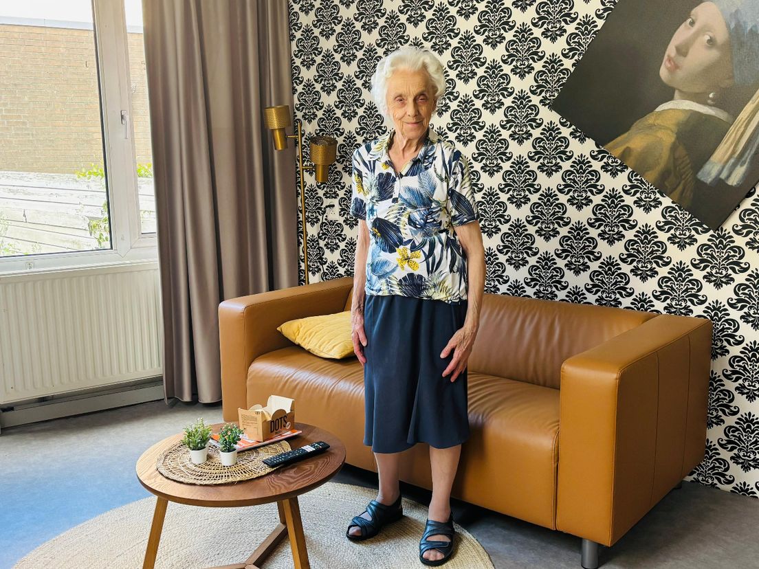 An in haar tijdelijke woning.
