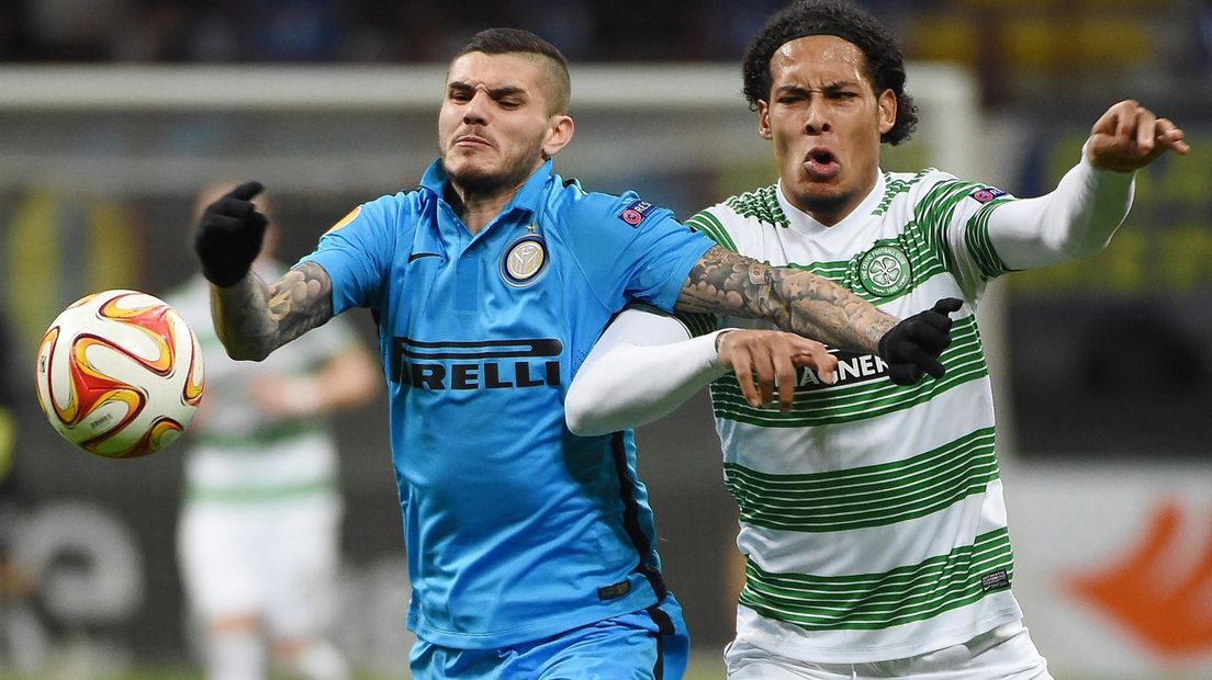 Virgil van Dijk (rechts) in het shirt van Celtic.