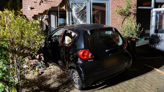 Voor de tweede keer in amper een jaar rijdt een auto hetzelfde huis binnen