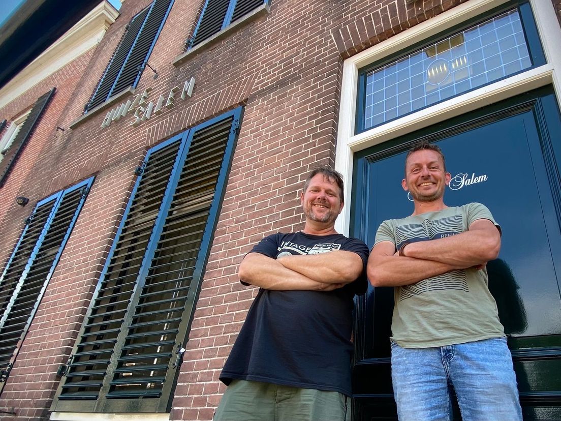 Bjorn Noordzij en Keesjan de Kruijf voor de nieuwe opvang