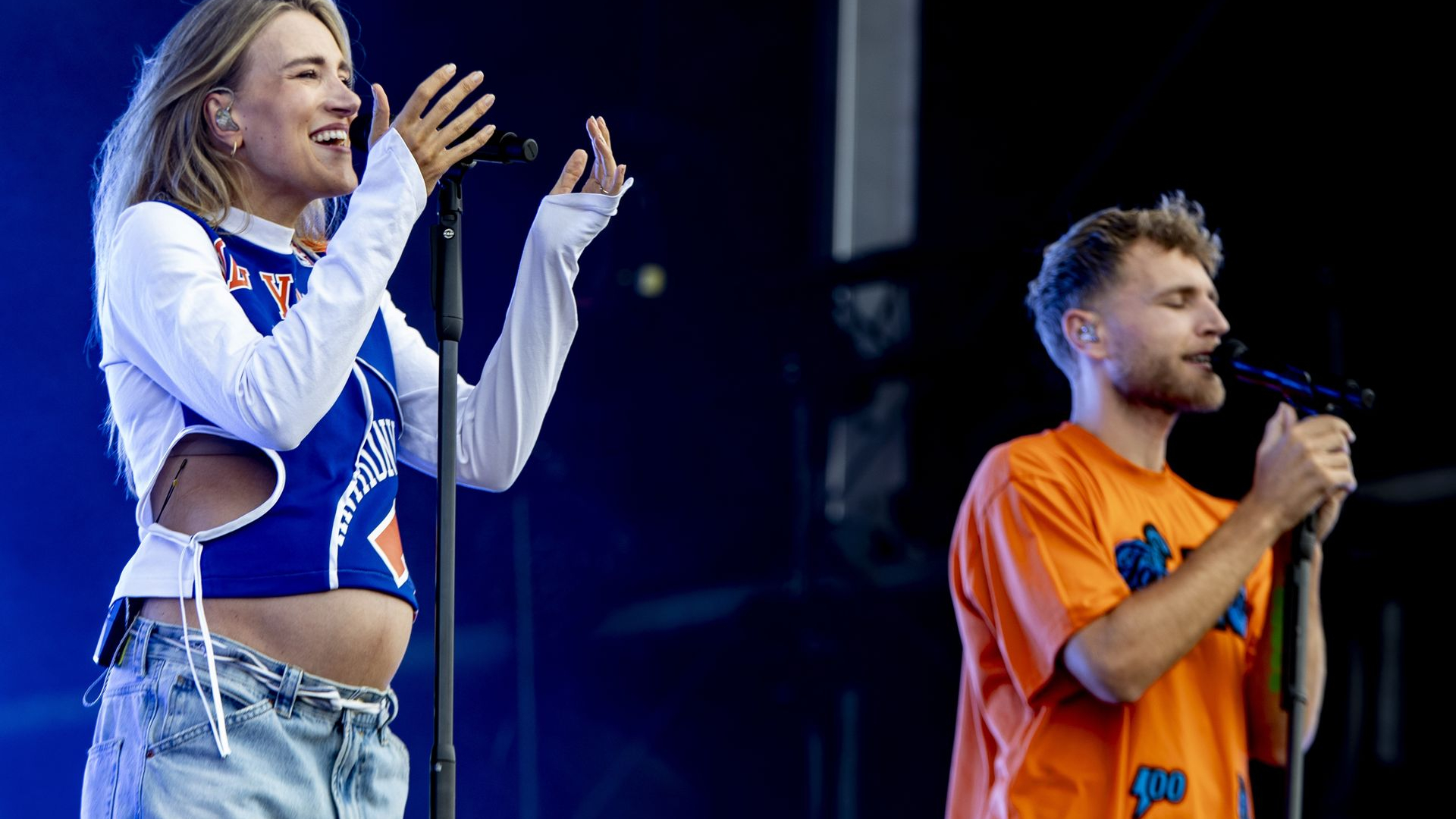 Dit indrukwekkende liedje komt hoog binnen in Alle 1300 Goed