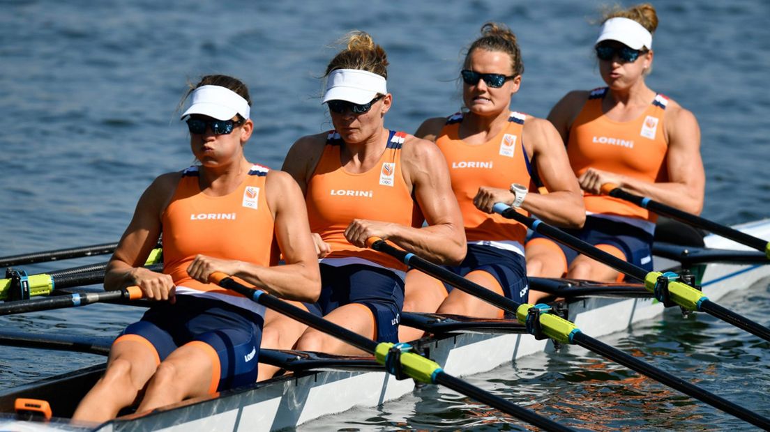 Carline Bouw, Inge Janssen, Nicole Beukers and Chantal Achterberg op de Olympische Spelen.