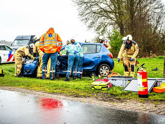 Gewonde bij ongeluk tussen bestelbus en auto in Nooitgedacht