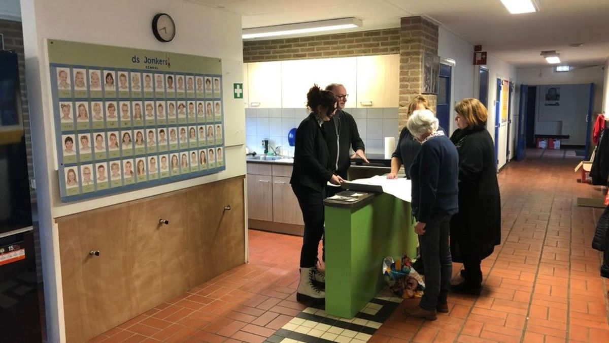 Basisschool Lathum is al half jaar dicht, maar reünie komt er alsnog