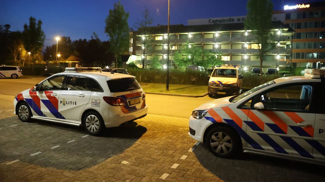 De gewonden werden aangetroffen in een kamer van het Campanile hotel in Gouda