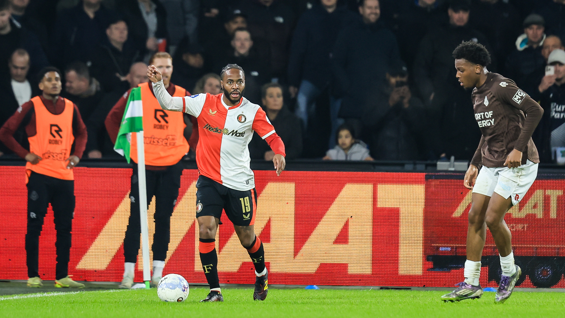Raheem Sterling tijdens zijn debuut voor Feyenoord.