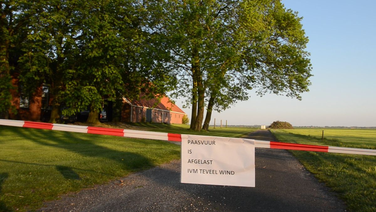 Vandalen steken paasbult 2e Exloërmond in de brand