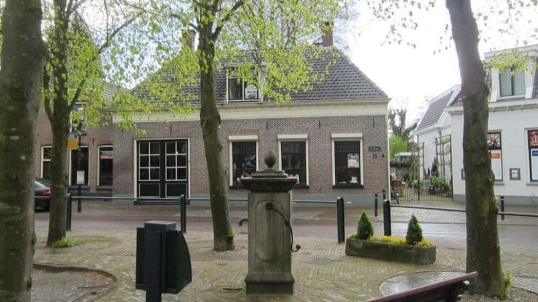 De herberg Swaen aan De Brink in Den Ham wordt na tientallen jaren nieuw leven ingeblazen
