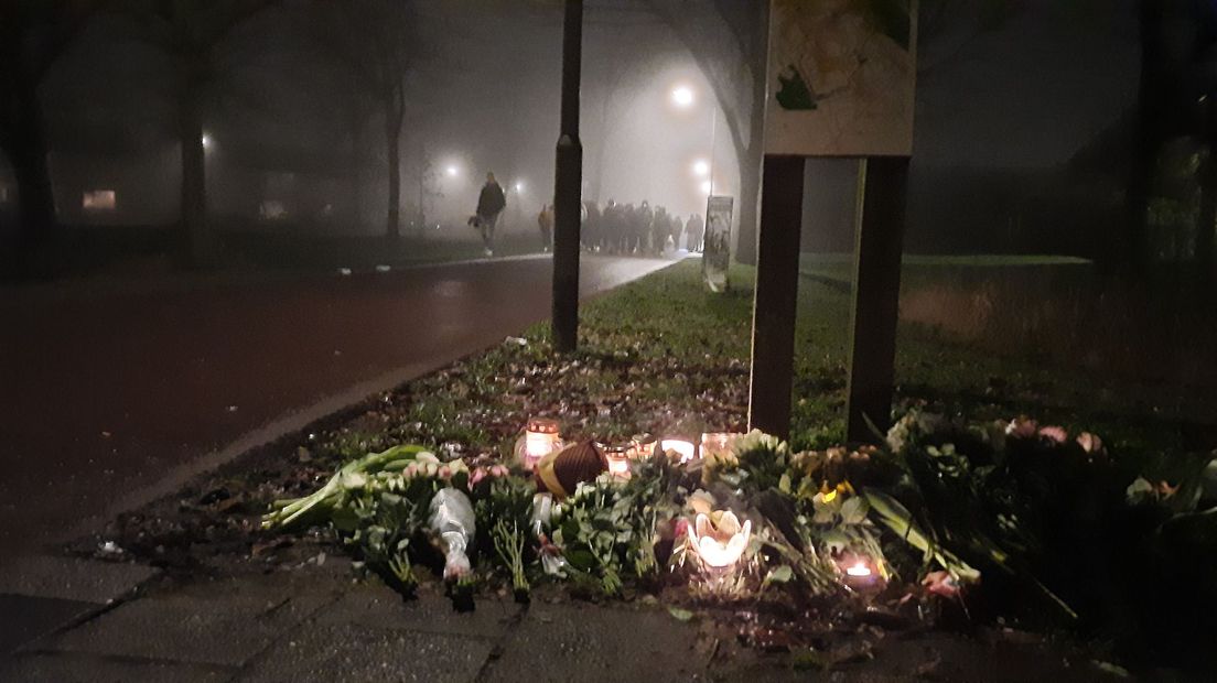 Stille tocht eindigde bij de plek waar het slachtoffer werd neergestoken.