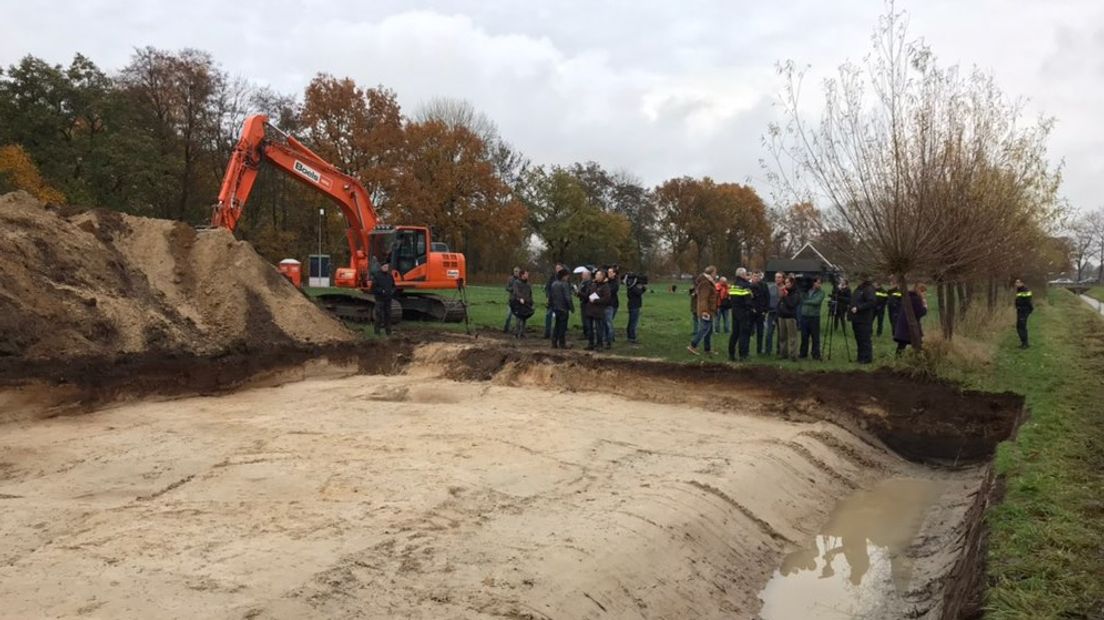 De graafactie was achter de boerderij van het pleeggezin waar Willeke tot haar verdwijning woonde (Rechten: RTV Drenthe/Jeroen Kelderman)