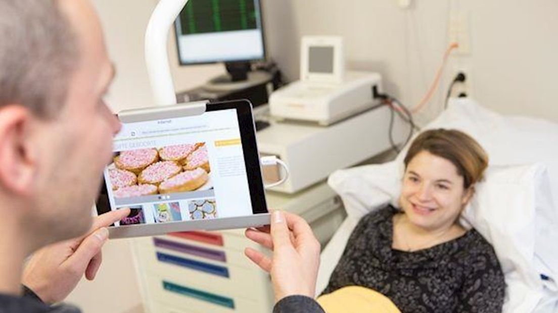 Digitale aangifte van geboorte vanaf het ziekenhuisbed in Almelo
