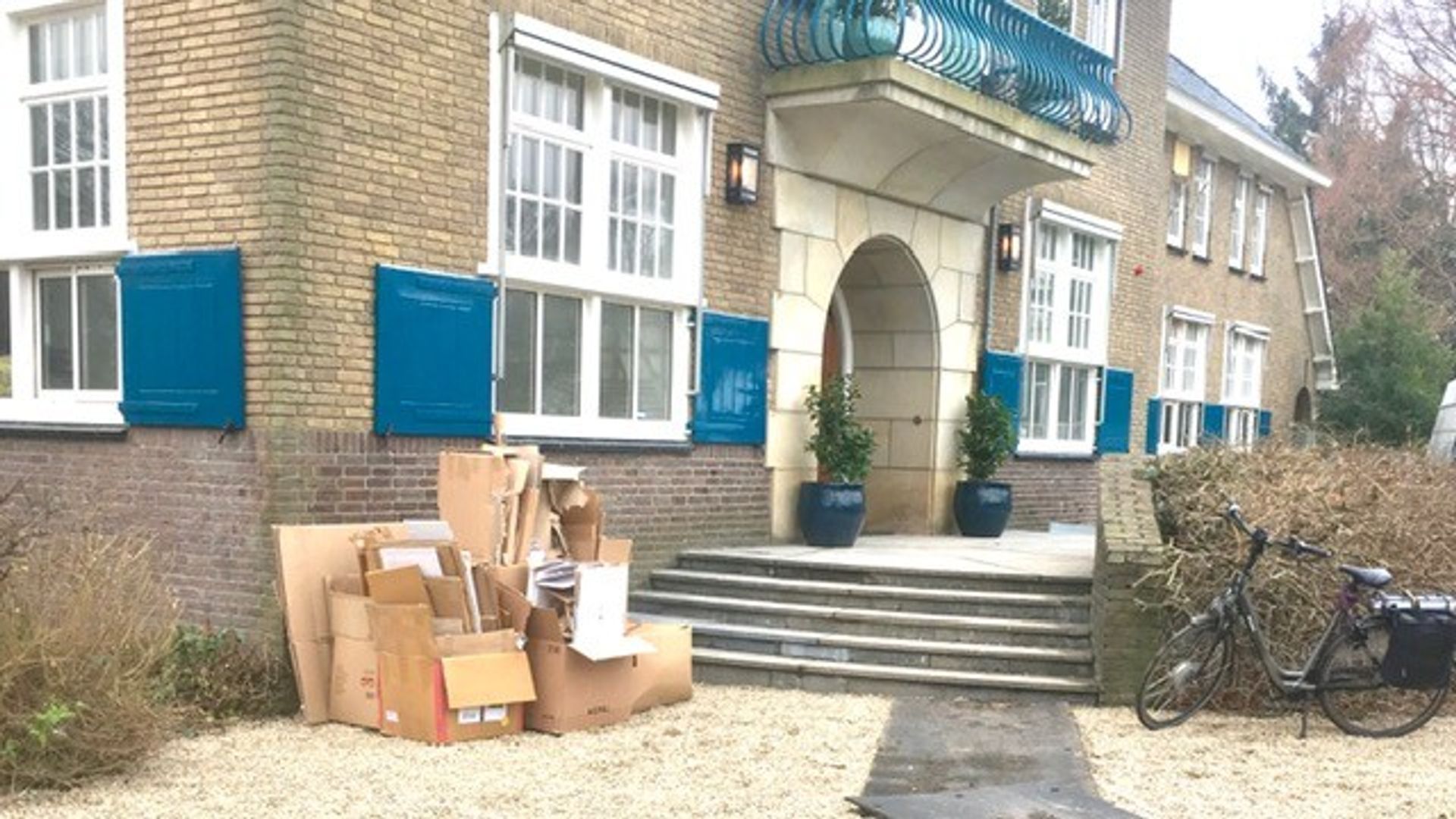 Monumentale tuin bij raadhuis Eelde verwoest, maar er gloort hoop RTV