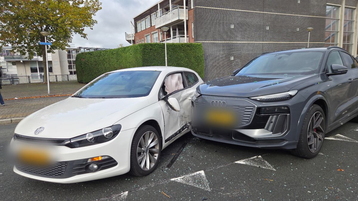 Ongeluk met 2 auto's in Amersfoort