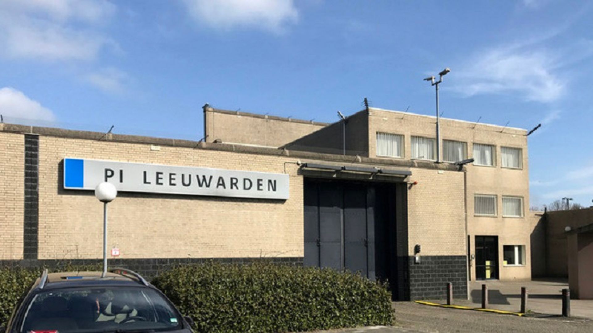 Man út Drachten besiket hasj PI binnen te smokkeljen foar soan en wachtet taakstraf