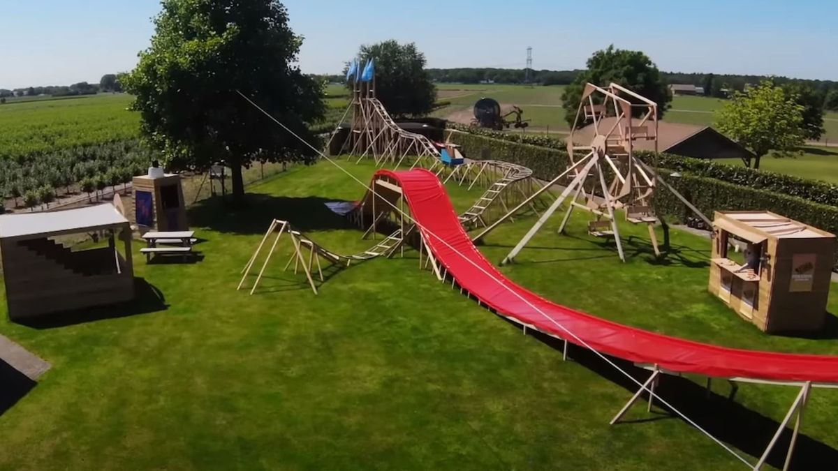 Video: Limburgse vloggers bouwen eigen 'pretpark' in tuin