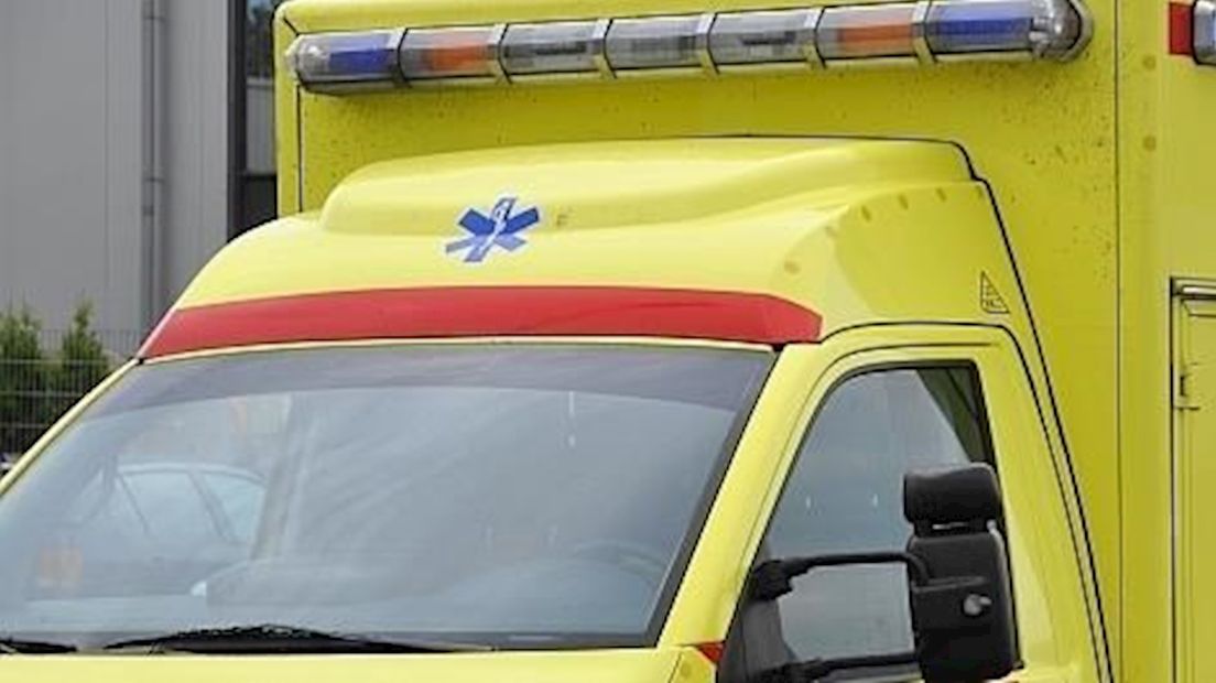 Man valt zes meter naar beneden