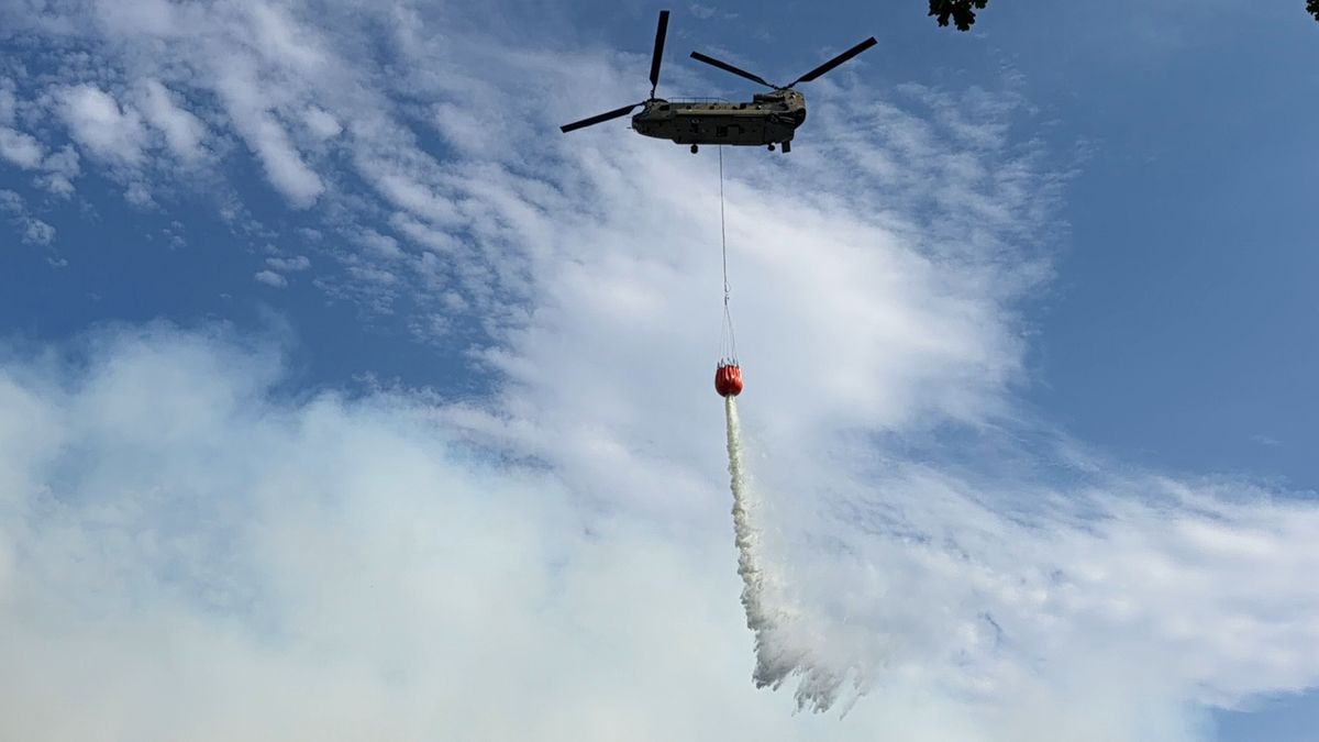 Twee blushelikopters ingezet vanwege grote natuurbrand: NL-Alert verstuurd