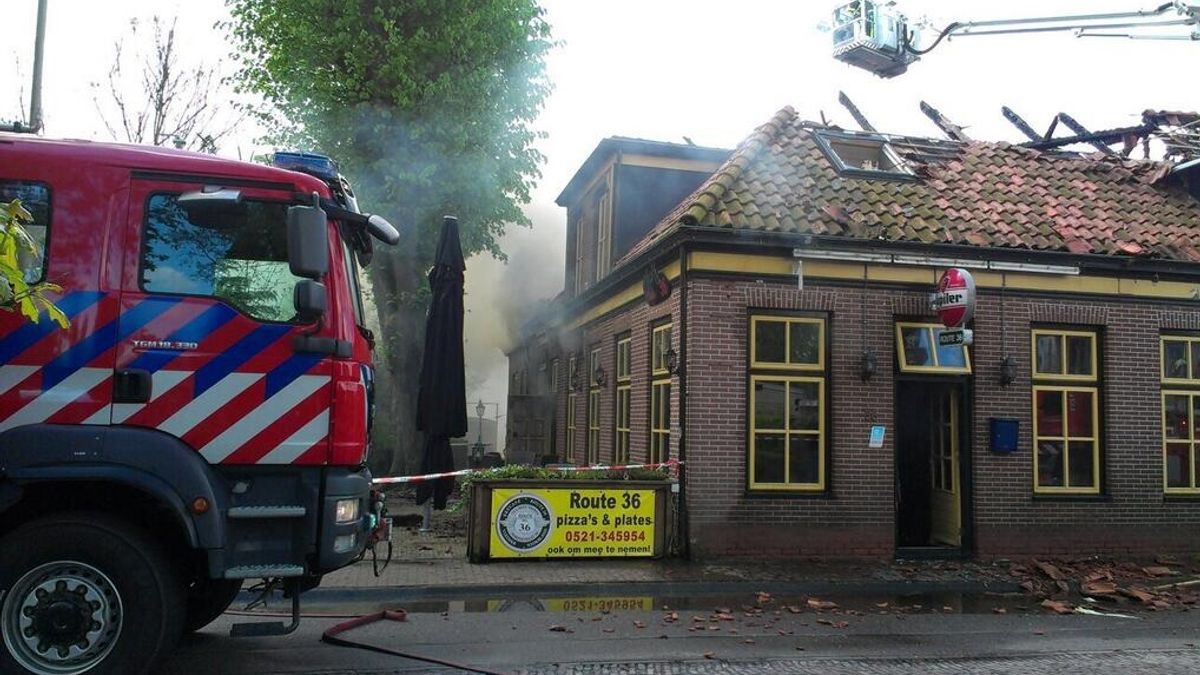 Café Route 36 in Vledder grotendeels afgebrand