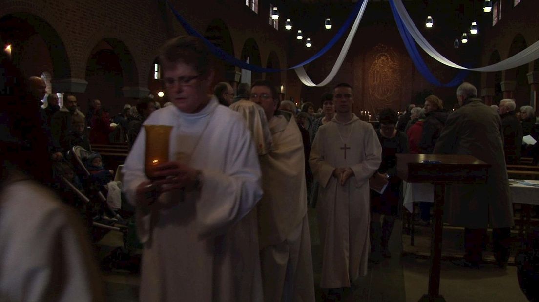 Het Heilige verlaat de kerk