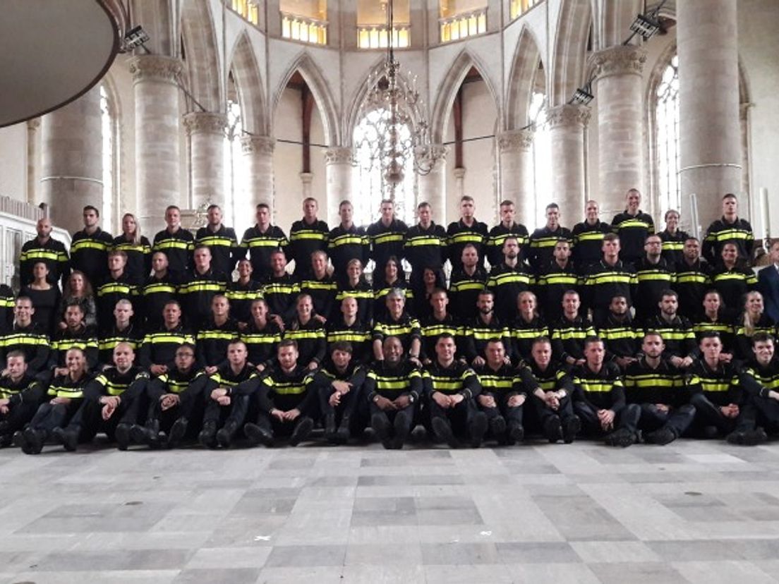 De 75 nieuwe personeelsleden van de eenheid Rotterdam.