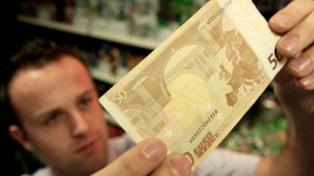 Vrouw betaalt met vals geld in Geldermalsen