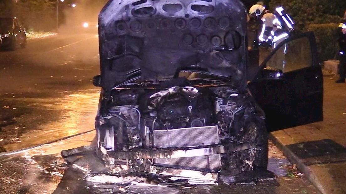 Twee autobranden in Oldenzaal, mogelijk brandstichting
