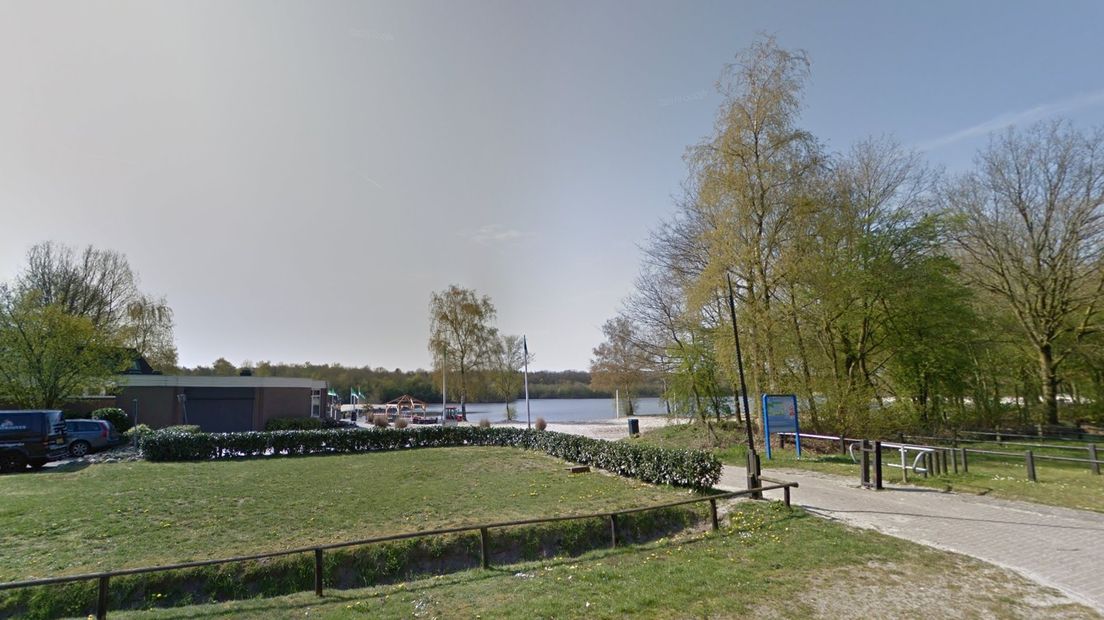 Mirthe heeft geen leuke herinneringen aan de eerste keer zwemmen in recreatieplas Schoonhoven (Rechten: Google Streetview)