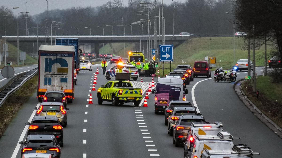 112 Nieuws: Verkeershinder door aanrijding op A35 bij Enschede-Zuid