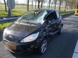 File na ongeluk tussen auto en vrachtwagen bij Meppel
