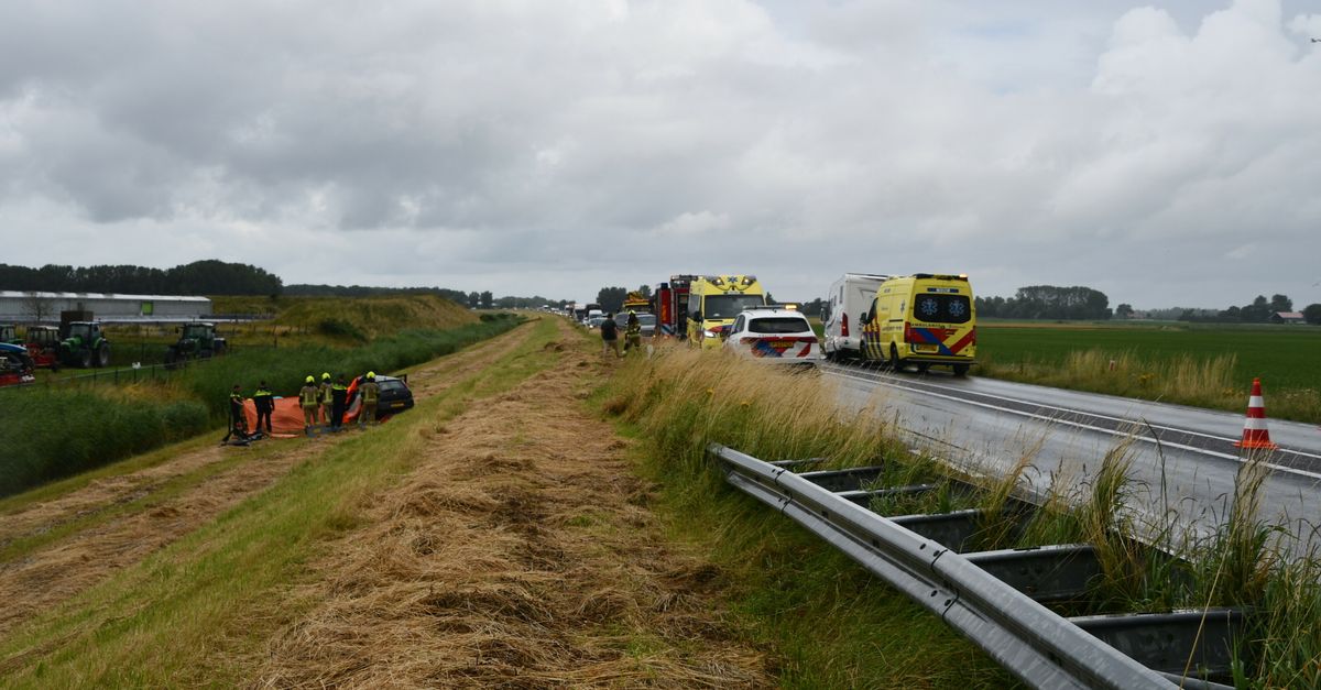 Ongeluk Tussen Camper En Personenauto Op N57 Weg Weer Open Voor ongeluk-tussen-camper-en-personenauto-op-n57-weg-weer-open-voor