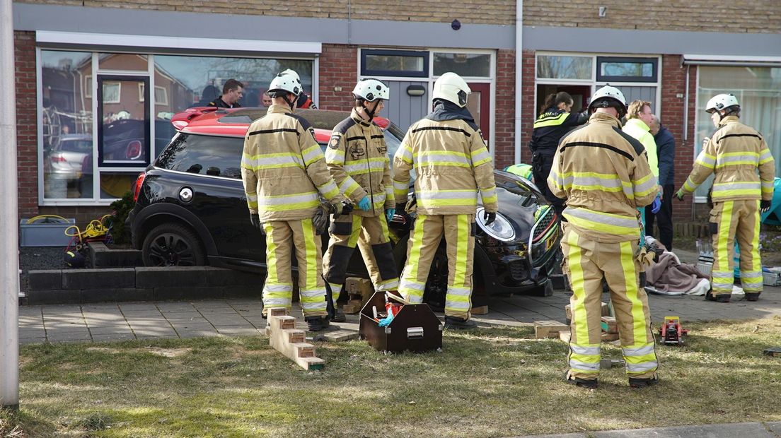 Brandweer bevrijdt een beknelde slachtoffer