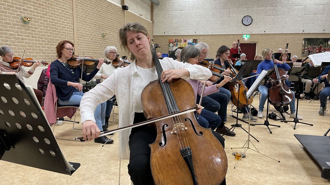 Mare Keja(18) speelt cello