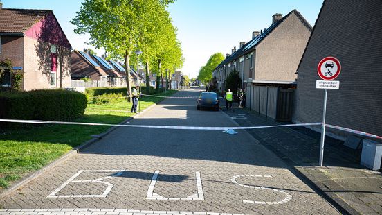 Voetganger gewond na aanrijding met auto. Voetganger gewond na aanrijding met auto.