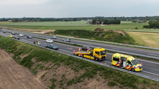 Drie auto's botsen op A12