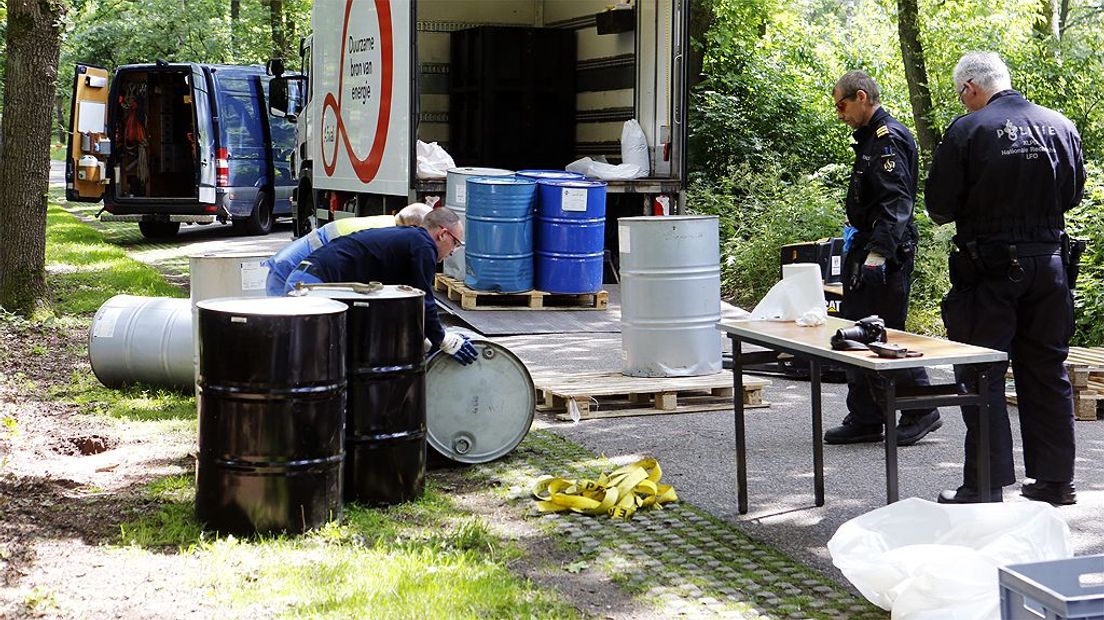 Vaten vol drugsafval in Maarsbergen.