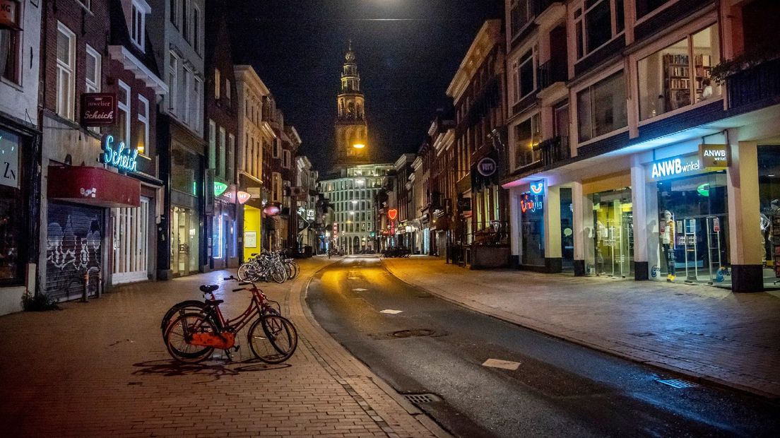 De binnenstad van Groningen tijdens de avondklok