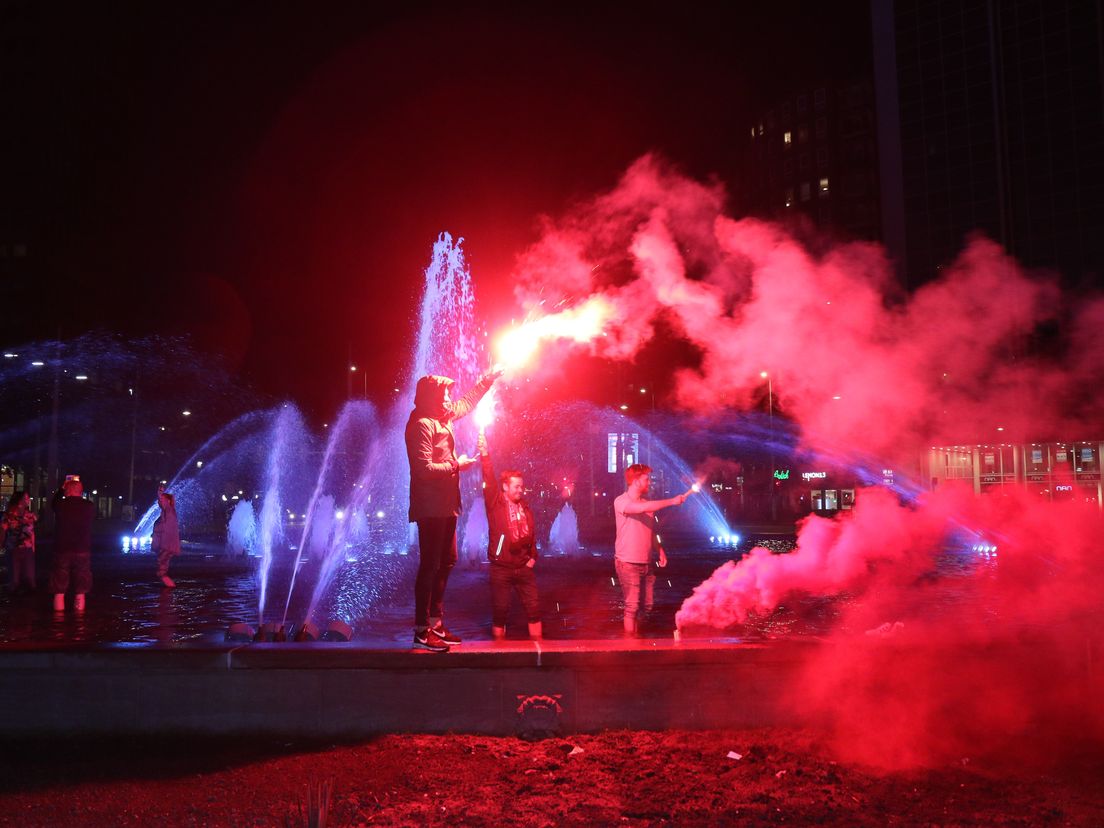 Vuurwerk in de Hofpleinfontein.