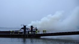 Brand op binnenvaartschip • branden Giesbeek nog niet opgelost