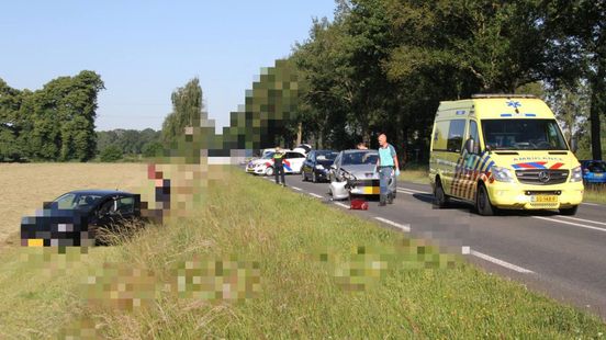 Gewonde bij kettingbotsing N350 bij Rijssen. Gewonde bij kettingbotsing N350 bij Rijssen.