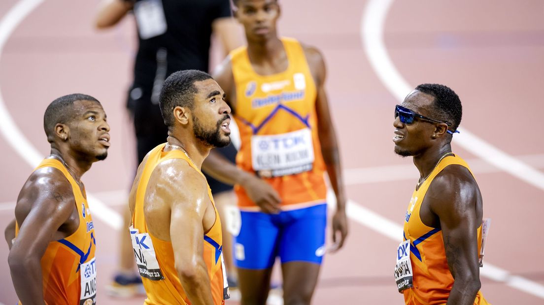 De Oranjemannen, met Terrence Agard als tweede van links.