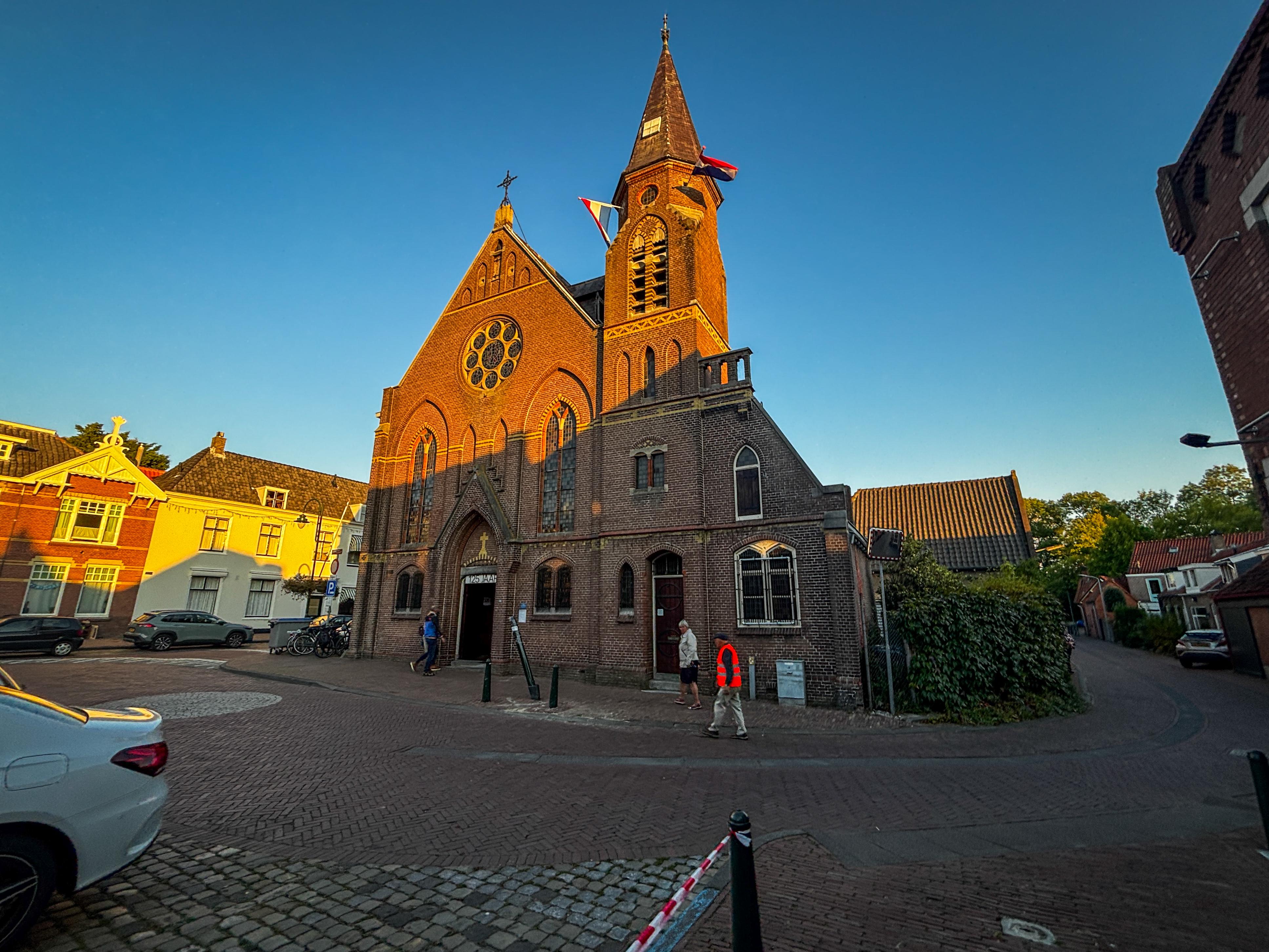 Thoolse kerk viert 125-jarig bestaan: 'Als wij ons niet verschuilen, staat hij er over honderd jaar nog'