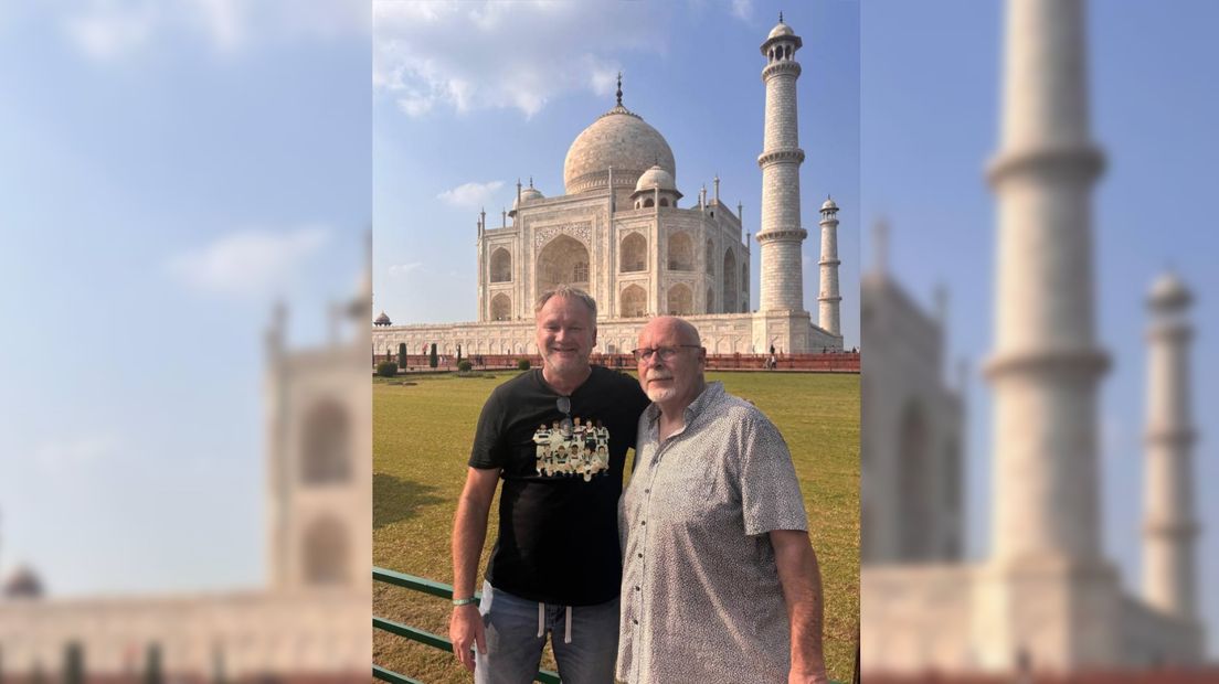 Kees Vlietstra (l) en korfbalcoach Atte van Haastrecht in India