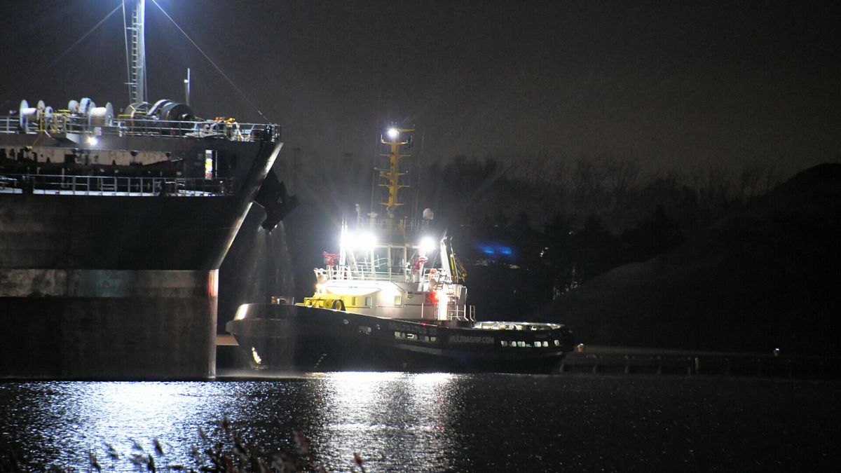 Brand op schip in haven van Terneuzen