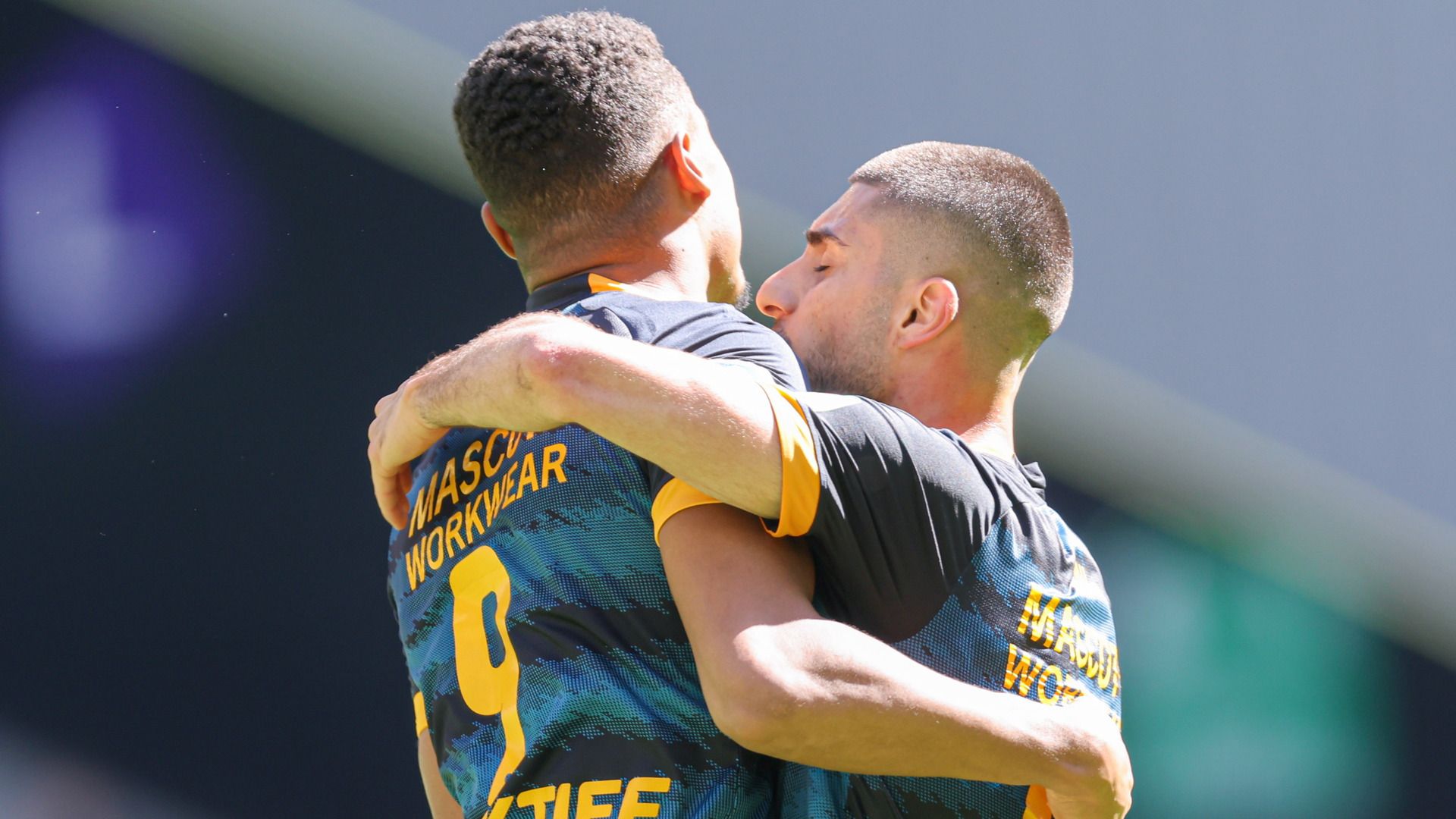 Amin Sarr fiert syn doelpunt