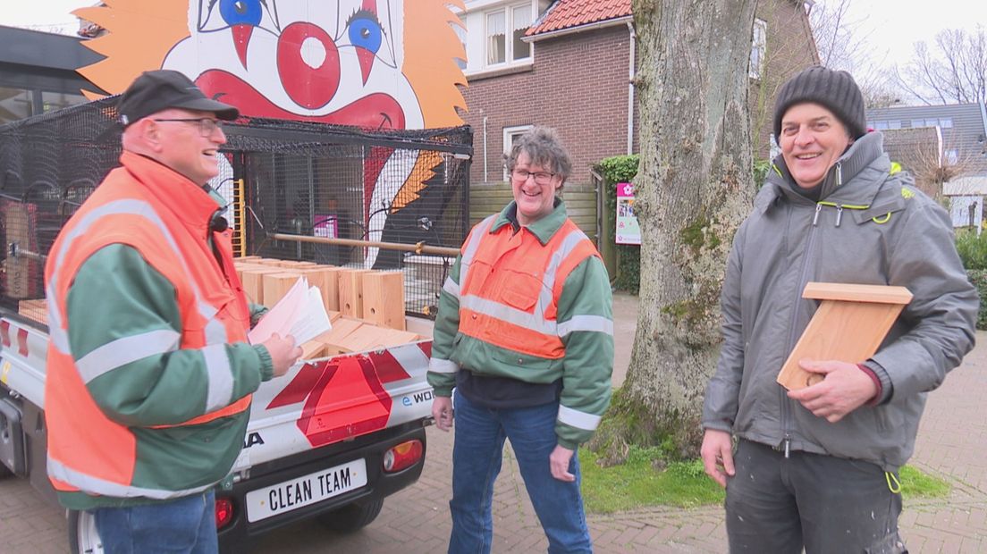 In Hoornhorst worden er 77 nestkastjes wegegeven