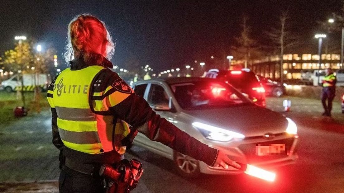 Politie controleert automobilisten in Terneuzen